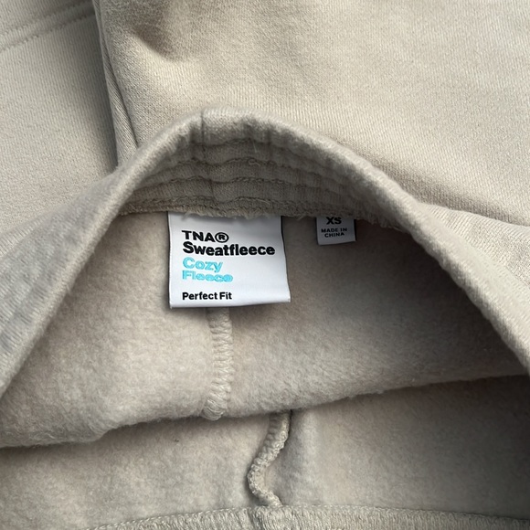 Aritzia TNA Nude Beige Lounge Shorts - Picture 6 of 8